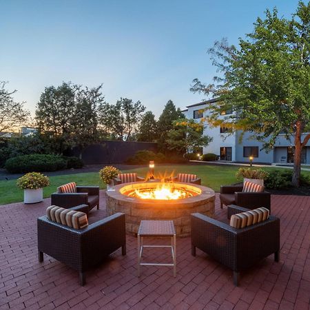 מלון Courtyard Columbus Airport מראה חיצוני תמונה