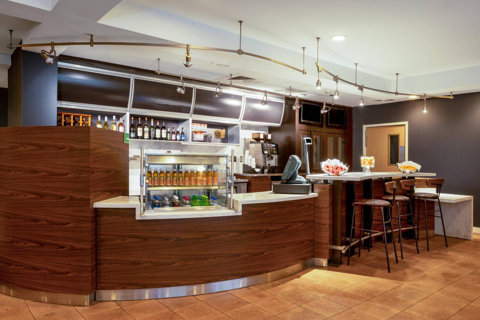 מלון Courtyard Columbus Airport מראה חיצוני תמונה